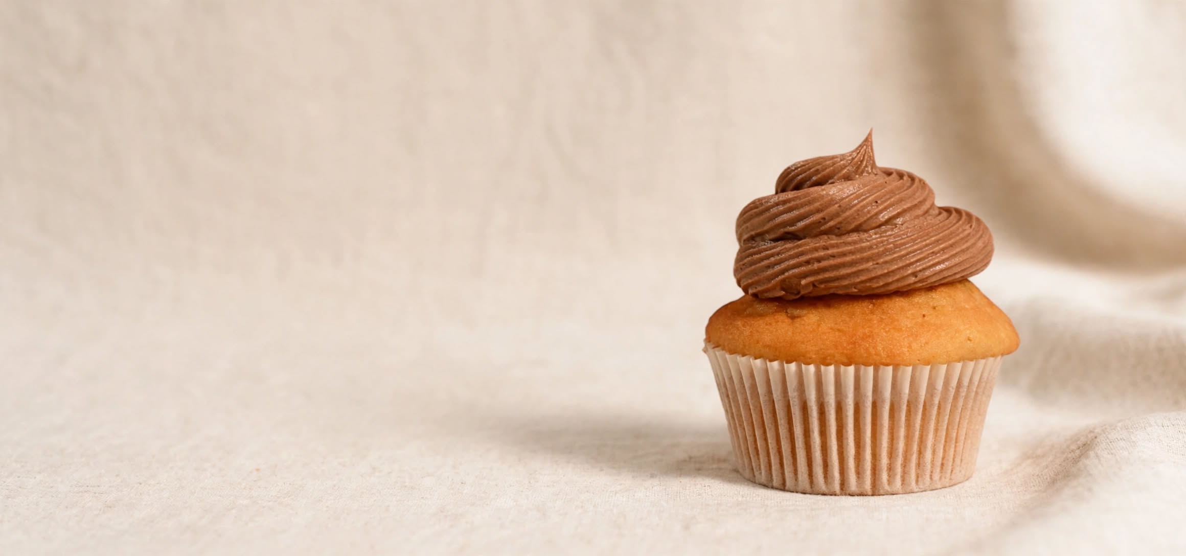 Cake and Crumbs cupcakes